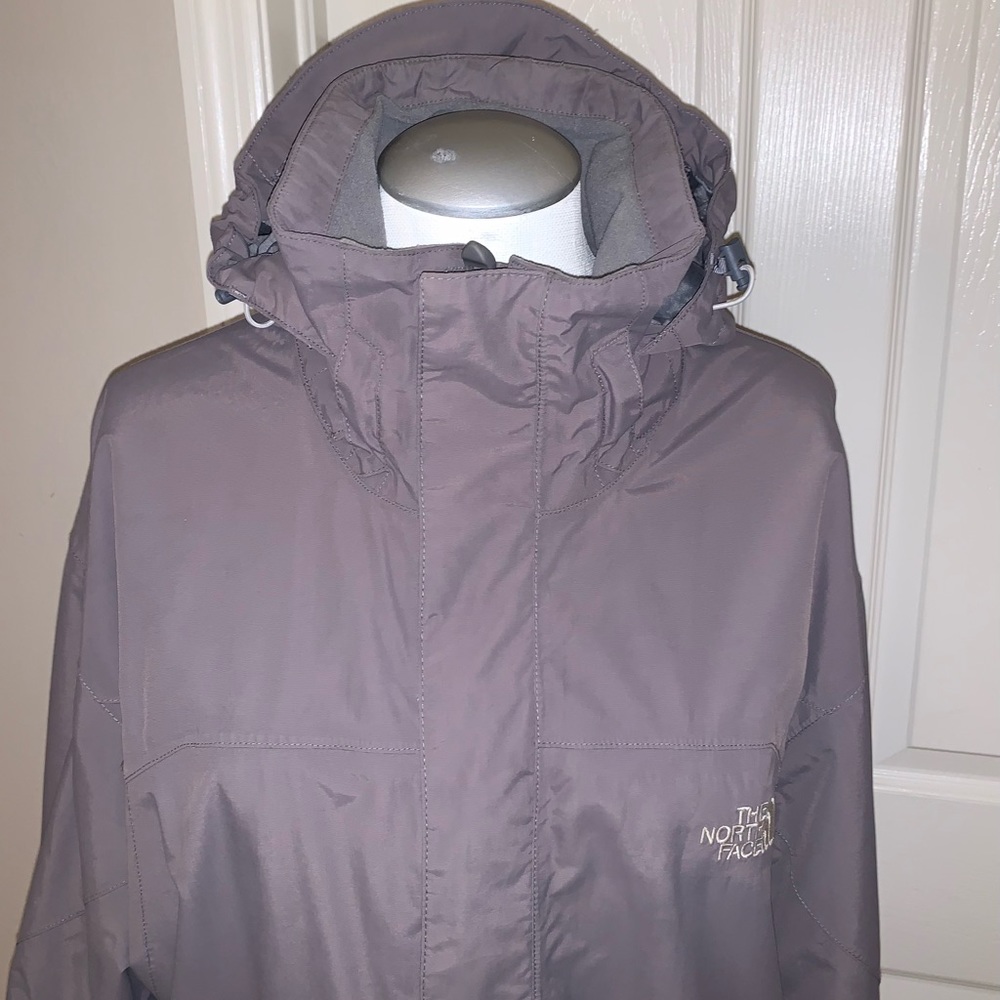 Men’s North Face Jacket with Separate Quilted Lining. White trim. Men’s Sz Lg.